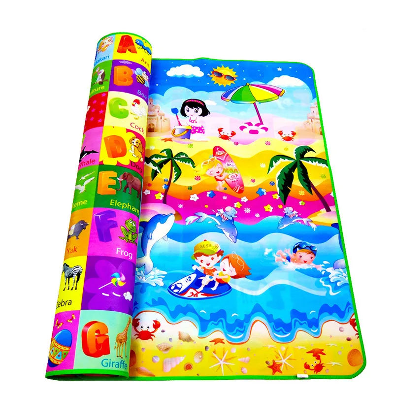 Tapis d'éveil XXL coloré, réversible, avec motifs de plage et alphabet.